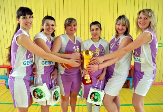 Campioanele de la Femina Chișinău, premiate de Gerovital - Farmec Cluj Napoca